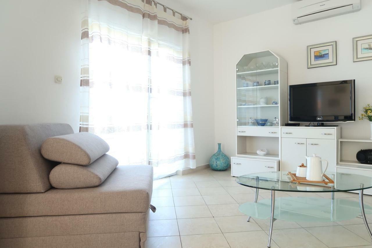 Maras Apartment *