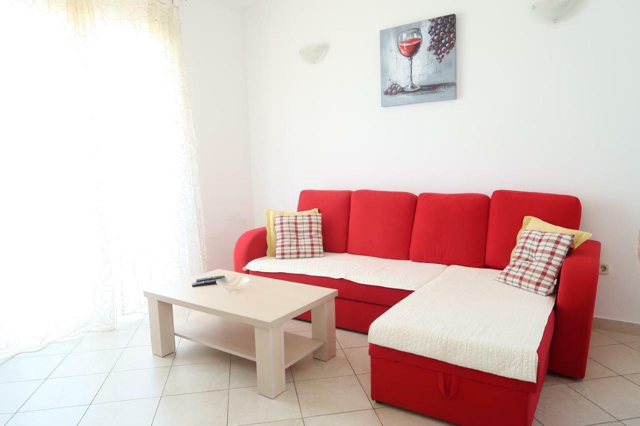 Apartment Maras